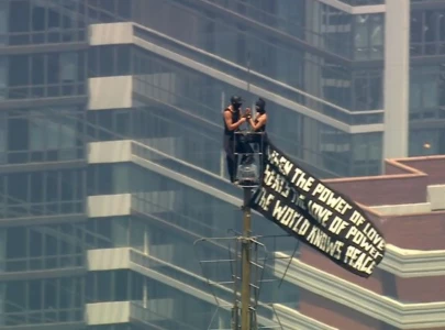 why did two people climb to the top of the empire state building why did two people climb to the top of the empire state building