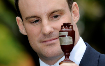 strauss urges caution over twitter use during ashes