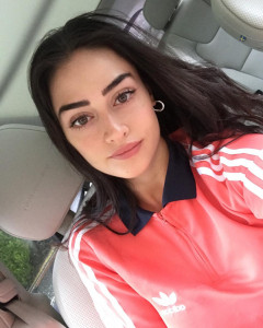 ertu rul actor esra bilgic shares important message in urdu ertu rul actor esra bilgic shares important message in urdu