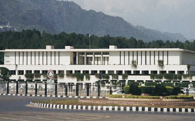 federal employees to continue observing six day work week federal employees to continue observing six day work week