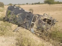 two police personnel martyred four injured in di khan ied