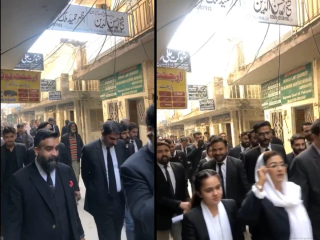 police barred from entering all 43 district 170 tehsil bars across punjab