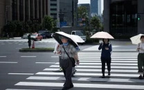 japan births fall for 10th straight year