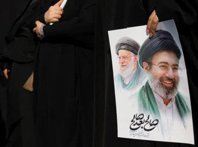 us intelligence says iran leadership still firmly in control despite weeks of strikes