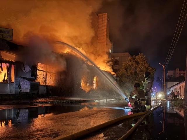 firefighters work near a site of an apartment building hit by a russian missile strike amid russia s attack on ukraine in kyiv ukraine photo reuters firefighters work near a site of an apartment building hit by a russian missile strike amid russia s attack on ukraine in kyiv ukraine photo reuters