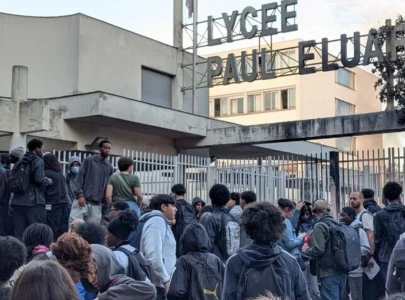 french high school blockades continue as protests spread to universities french high school blockades continue as protests spread to universities