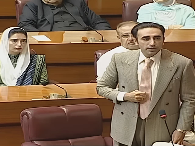 Bilawal offers to approach PM for ending K-P emergency if PTI agrees to political dialogue