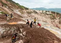 labourers dig at the rubaya coltan mine in the town of rubaya photo reuters labourers dig at the rubaya coltan mine in the town of rubaya photo reuters