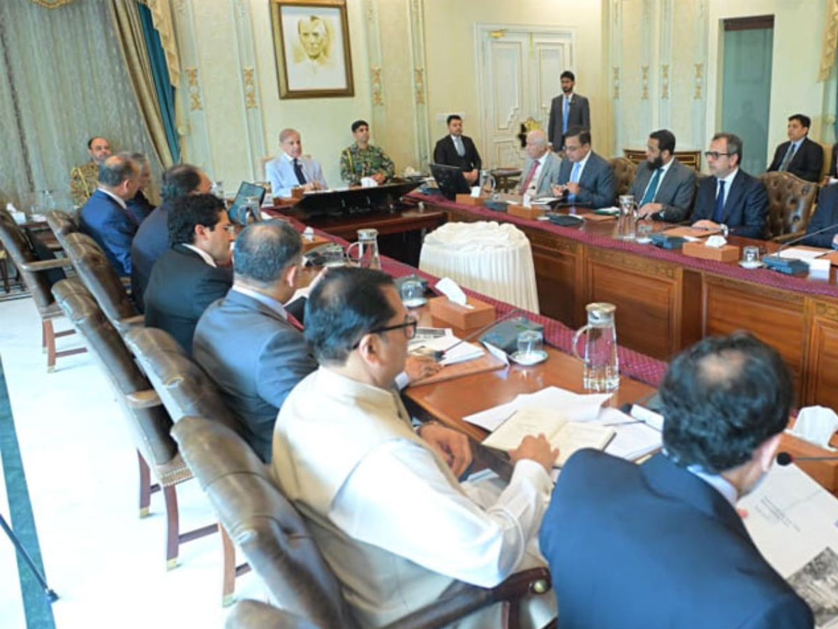 PM reviews reform plans aimed at investment, long-term growth