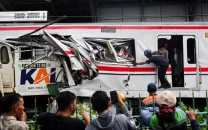 indonesia train crash toll rises to 14 as rescuers complete evacuation