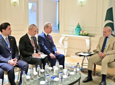 pm shehbaz invites turkish firms to expand investment in pakistan during istanbul meetings