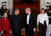 us president donald trump and first lady melania trump welcome chinese president xi jinping and his wife peng liyuan at the north portico of the white house for a state dinner in washington dc us photo reuters