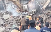 fire at karachi s gul plaza kills 5 injures 20 blaze still not fully under control