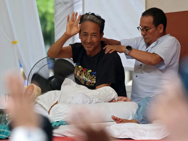 sonam wangchuk an indian education reformer who has been on hunger strike gestures as he recieves a back massage during a sit in protest called by cockroach janta party cjp demanding the resignation of indian education minister dharmendra pradhan at jantar mantar in new delhi india photo reuters sonam wangchuk an indian education reformer who has been on hunger strike gestures as he recieves a back massage during a sit in protest called by cockroach janta party cjp demanding the resignation of indian education minister dharmendra pradhan at jantar mantar in new delhi india photo reuters
