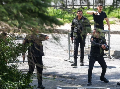 one attacker dead two injured in gunfight outside israeli consulate in istanbul