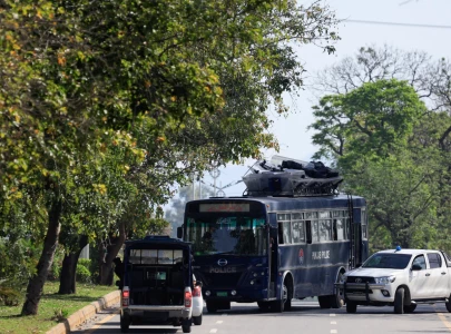 3 killed 20 injured in bus police van crash