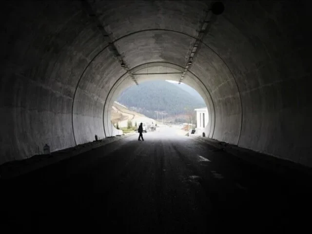 9 workers killed, several others trapped in northeast Indian tunnel collapse 9 workers killed, several others trapped in northeast Indian tunnel collapse