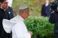 pope leo xiv prays during his visit to the archaeological site of hippo regius in annaba algeria photo reuters pope leo xiv prays during his visit to the archaeological site of hippo regius in annaba algeria photo reuters