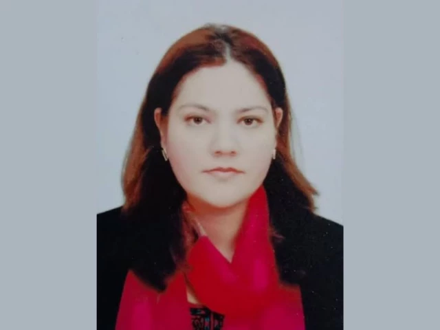 izmi herlani izmi herlani