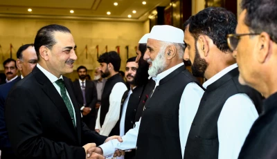 cdf munir meets veterans at independence day reception photo ispr