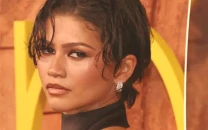 off screen drama clouds euphoria return