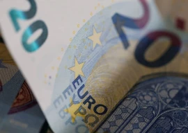 euro zone yields steady ahead of us russia summit us china trade deadline