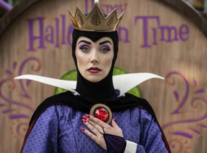 disneyland viral evil queen confirms exit after eight years in role