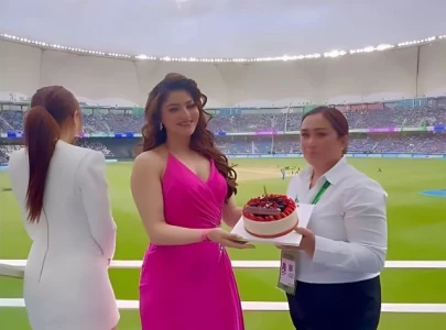 urvashi rautela celebrates birthday during pakistan india match urvashi rautela celebrates birthday during pakistan india match