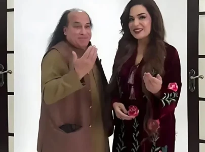 chahat fateh ali khan meera s bado badi collab amuses netizens chahat fateh ali khan meera s bado badi collab amuses netizens