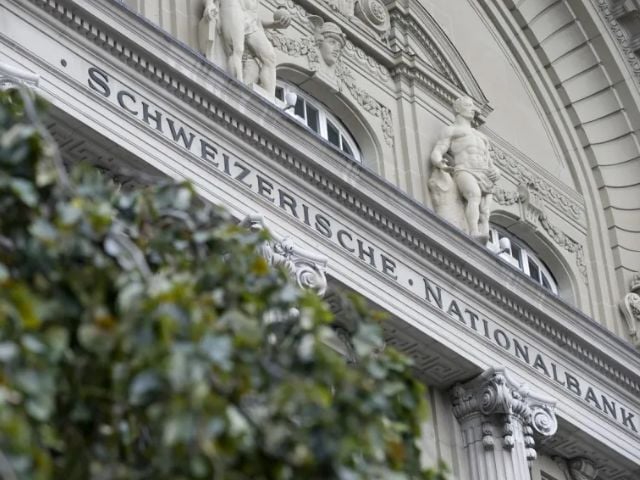 Swiss National Bank slashes interest rate to 0% as inflation turns negative | The Express Tribune Swiss National Bank slashes interest rate to 0% as inflation turns negative | The Express Tribune