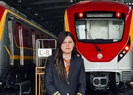 nida saleh becomes first pakistani female train driver nida saleh becomes first pakistani female train driver