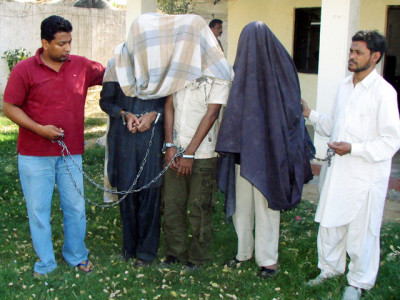 three extortionists arrested three extortionists arrested