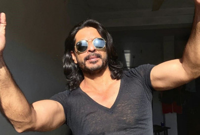 i felt like a badshah shah rukh khan s lookalike recalls getting mobbed by fans