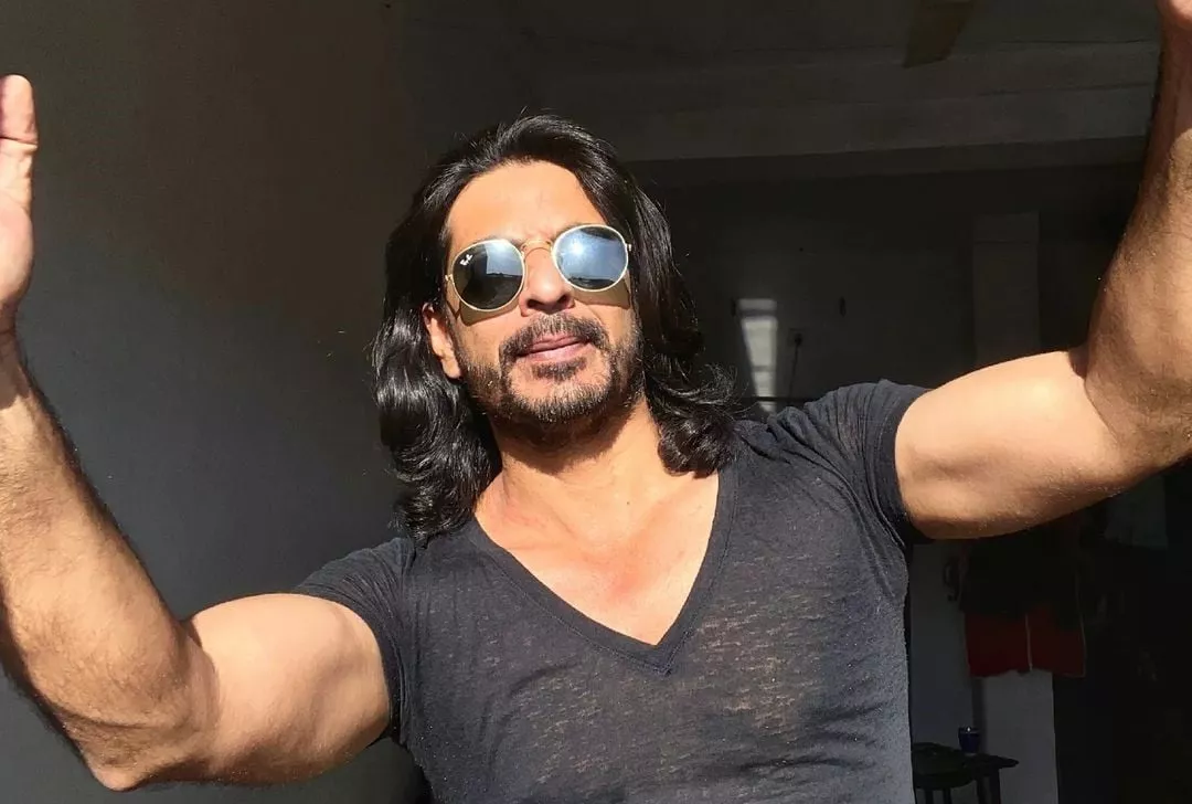 i felt like a badshah shah rukh khan s lookalike recalls getting mobbed by fans
