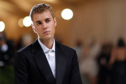 justin bieber is showing early signs of recovery surgeon says