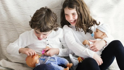spain to end gender stereotypes in toy adverts