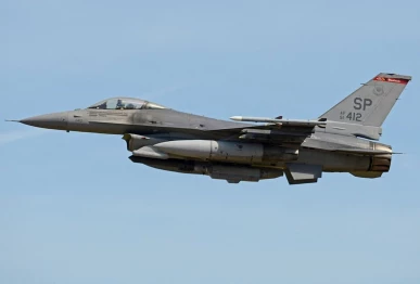 a us air force f 16 fighting falcon of the 52nd fighter wing based at spangdahlem photo wikimedia commons