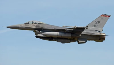 a us air force f 16 fighting falcon of the 52nd fighter wing based at spangdahlem photo wikimedia commons