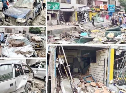gas leak explosion damages shops vehicles at karachi s maskan chowrangi gas leak explosion damages shops vehicles at karachi s maskan chowrangi