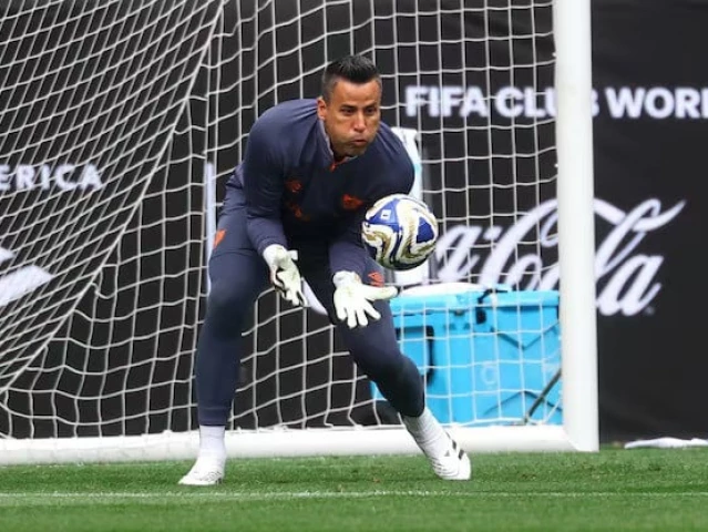 fluminense s fabio during training photo reuters