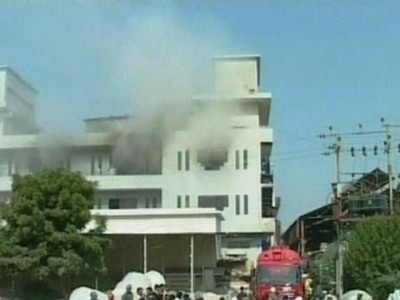 fire at karachi oil factory claims 3 lives