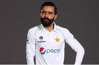 twitter reacts as fawad returns to pakistan test fold after more than a decade