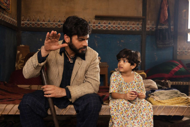 pakistanis are falling in love with fawad khan all over again after ms marvel debut