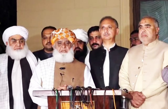 jui f chief maulana fazlur rehman addressing a joint press conference with pti leaders in islamabad on wednesday may 22 2024 screengrab jui f chief maulana fazlur rehman addressing a joint press conference with pti leaders in islamabad on wednesday may 22 2024 screengrab