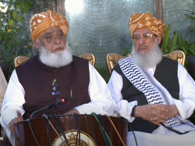 Fazl accuses govt of backtracking on talks with PTI, rejects emergency in K-P