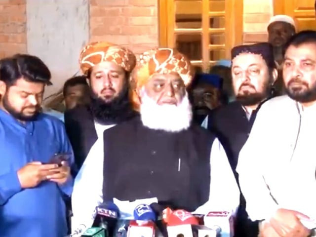 maulana fazl addresses a news conference in sukkur screengrab maulana fazl addresses a news conference in sukkur screengrab