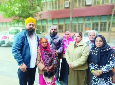 indian woman in pakistan returns home after 22 years indian woman in pakistan returns home after 22 years