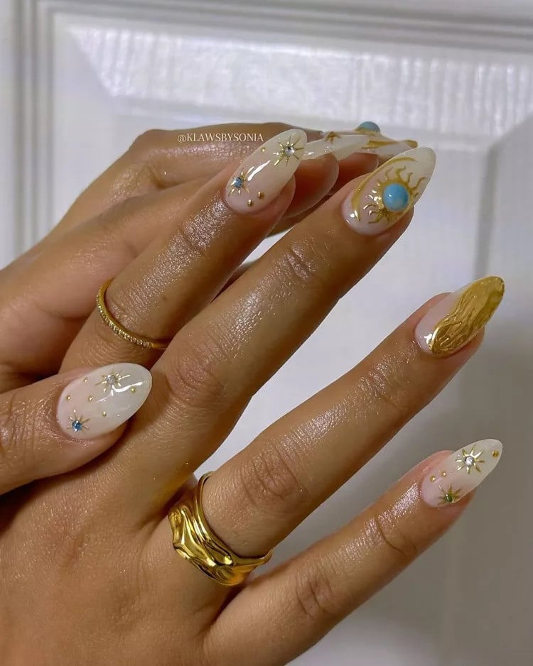 11 Stunning Earthy Manicures to Sport This Virgo Season