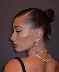 how to master the art of the slicked back bun in minutes
