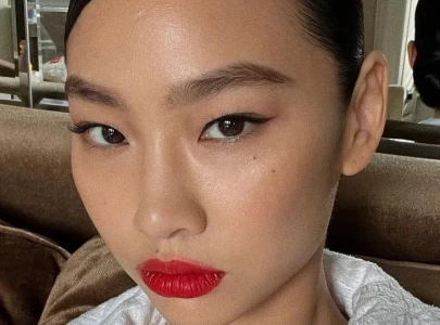 gen z cancels black mascara why does this generation prefer not to wear it